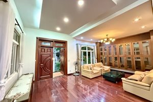 Spacious garden villa with 5 bedrooms for rent in My Giang – Phu My Hung
