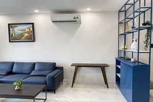 High floor 2 bedroom apartment in Midtown for rent with modern furniture and river view