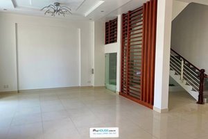 Unfurnished villa for rent in Phu My Hung with large space and modern design