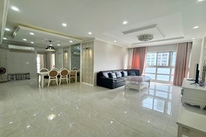 Spacious 3-bedroom apartment for sale at Happy Valley – Phu My Hung | 135 sqm, fully furnished