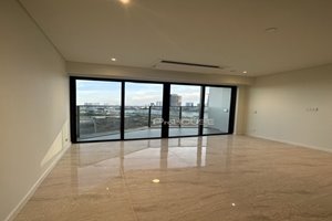 Beautiful view 2-bedroom apartment for rent in The Opera-Metropole with basic furniture