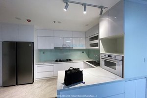 Low floor apartment for rent in Midtown M8 - The Peak with modern furniture