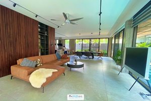 An amazing villa for rent in Phu My Hung with luxury furniture and swimming pool