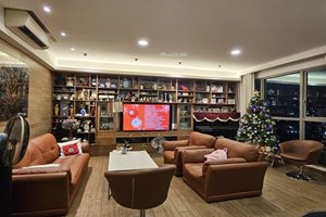 4-bedroom luxury apartment for rent in Riviera Point with full furniture