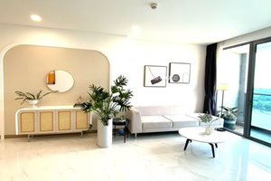 Direct river view 3 bedroom apartment for rent in Sunwah Pearl with full furniture