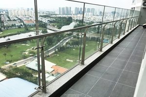 High floor 3-bedroom apartment for rent with river view in Green Valley 