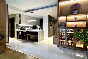 Nice apartment for rent at Sunwah Pearl with luxury wooden interior