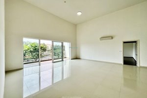 Unfurnished duplex 5 bedroom apartment for rent in District 2 with open view and nice layout