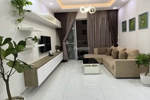 Large 3-bedroom apartment for rent near Crescent Mall at cheap price