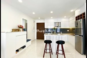 Extremely nice apartment for rent 3 bedrooms, 2 bathrooms, large balcony