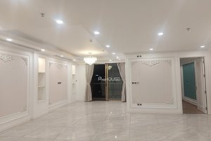 Big size corner apartment for sale in Midtown with basic furniture