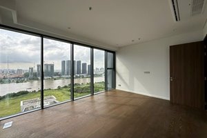 4 bedroom apartment at The Crest Metropole with river and Ba Son bridge view