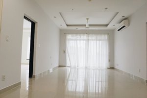 Cheap 3-bedroom apartment for rent at Riverside Residence with basic furniture