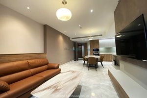 Beautiful 3 bedroom apartment in Midtown for rent with nice decoration