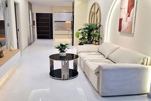 Beautifully decorated 2 bedroom apartment at Sky Garden, fully furnished, with garden