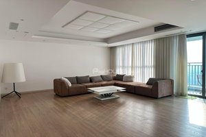 Large apartment 189m2 for rent  in Riviera Point with 4 bedrooms