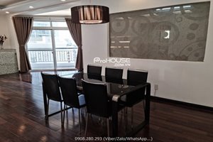 Renovated 3 bedroom apartment in Green View for rent with quiet view and full furniture