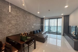 2 bedroom high floor apartment for rent in Sunwah Pearl with full furniture