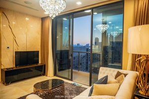 2 bedroom apartment for rent in Vinhomes Golden River with nice furniture